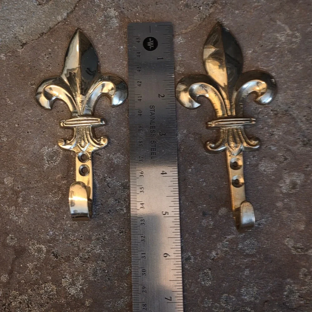 Vintage Brass Fleur De Lis Wall Hooks Set of 2 Gold French Country Decor 6.75in